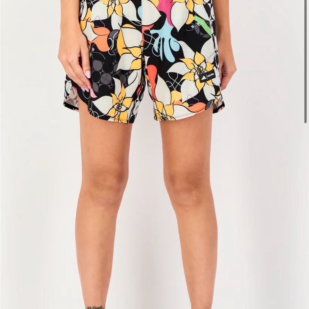 Adidas - Rich Minisi Love Unites Woven Shorts, Gender neutral, Medium